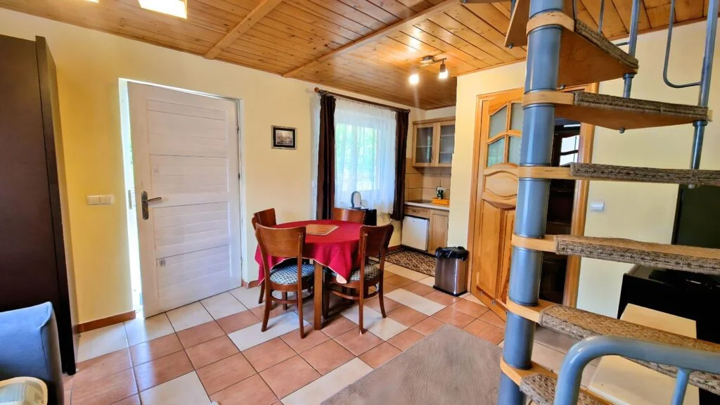 Cottage – ul. Bystrzycka 28