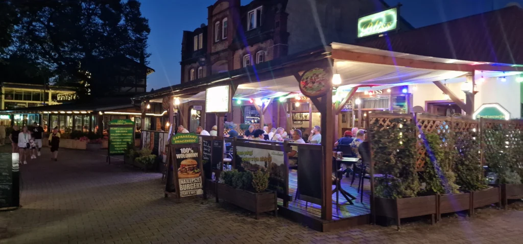 Foto: Restaurant von der ul. Zdrojowa aus